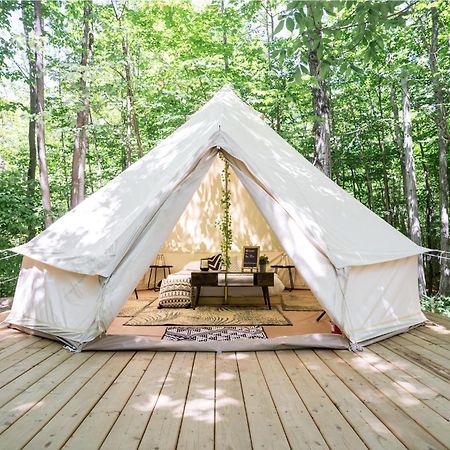 ホテル Grotto Getaway Miller Lake エクステリア 写真