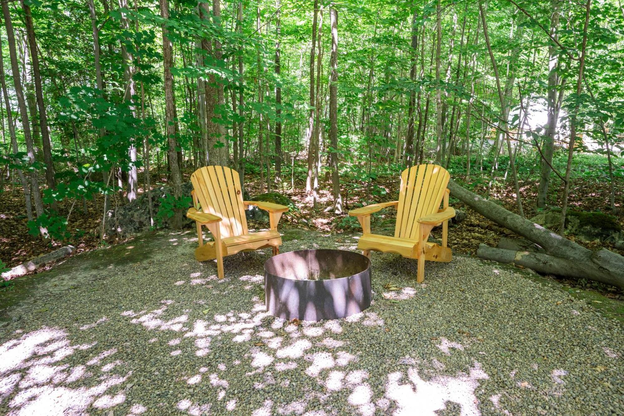 ホテル Grotto Getaway Miller Lake エクステリア 写真